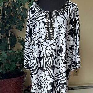C. D. Daniels Short Sleeve Dressy Top